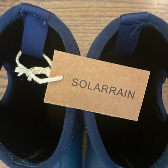 NWT Solarrain Rain boots, big kids size 6 - Picture 10 of 14